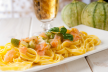Pastasalade met zalm en rucola recept