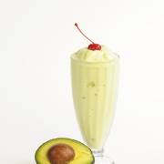 Avocado milkshake recept
