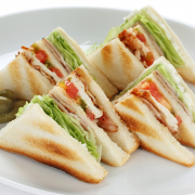 Sandwich met verse kippensalade recept