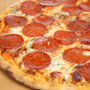 Pizza met salami recept