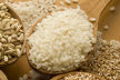 Indiase rijst met spinazie en yoghurtsaus recept