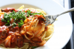 Spaghetti met mosselen in saus recept
