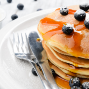 Amerikaanse pancakes met blauwe bessen recept