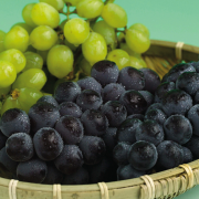 Hamsalade met witte druiven en notendressing recept