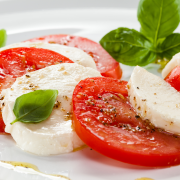 Italiaanse tomatensalade met mozzarella recept