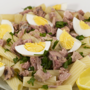 Macaroni- tonijn-salade recept