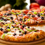 Homemade pizza ( Verse spinazie + Feta) recept