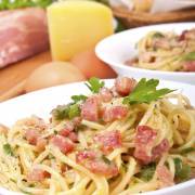 Spaghetti carbonara met kip en  spinazie recept