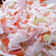 Avocado-krab salade recept