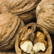 Crumble van walnoten en pruimen recept