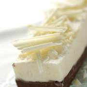 Witte chocolade cheesecake met verse aardbeiengelei recept