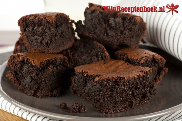 HÃ©t recept voor supersmeuÃ¯ge chocoladecakes met 3 soorten chocolade