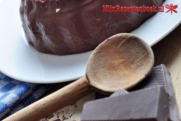 Chocoladepudding met chocochips