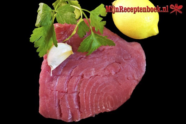 Carpaccio van gerookte tonijn