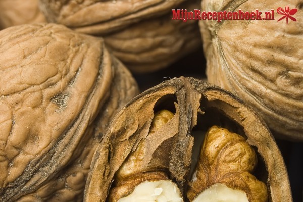 Kiwitaart met mascarpone en walnoten